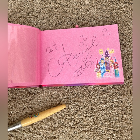 Disney Princess Autograph Book - Picture 9 of 13